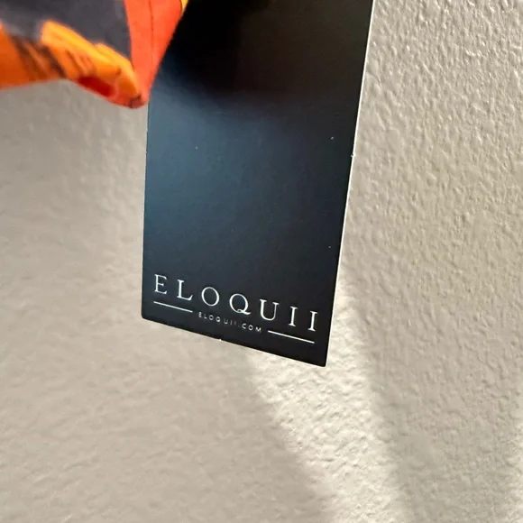 NWT Eloquii Multicolor Floral Top – SZ 16 🌸✨ - Picture 2 of 4